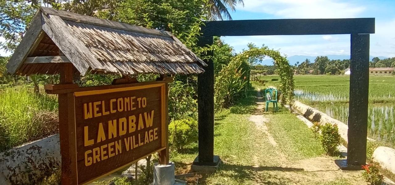 Ambow Homestay Jungle Trekking & Village Tour Bukit Lawang Exteriör bild