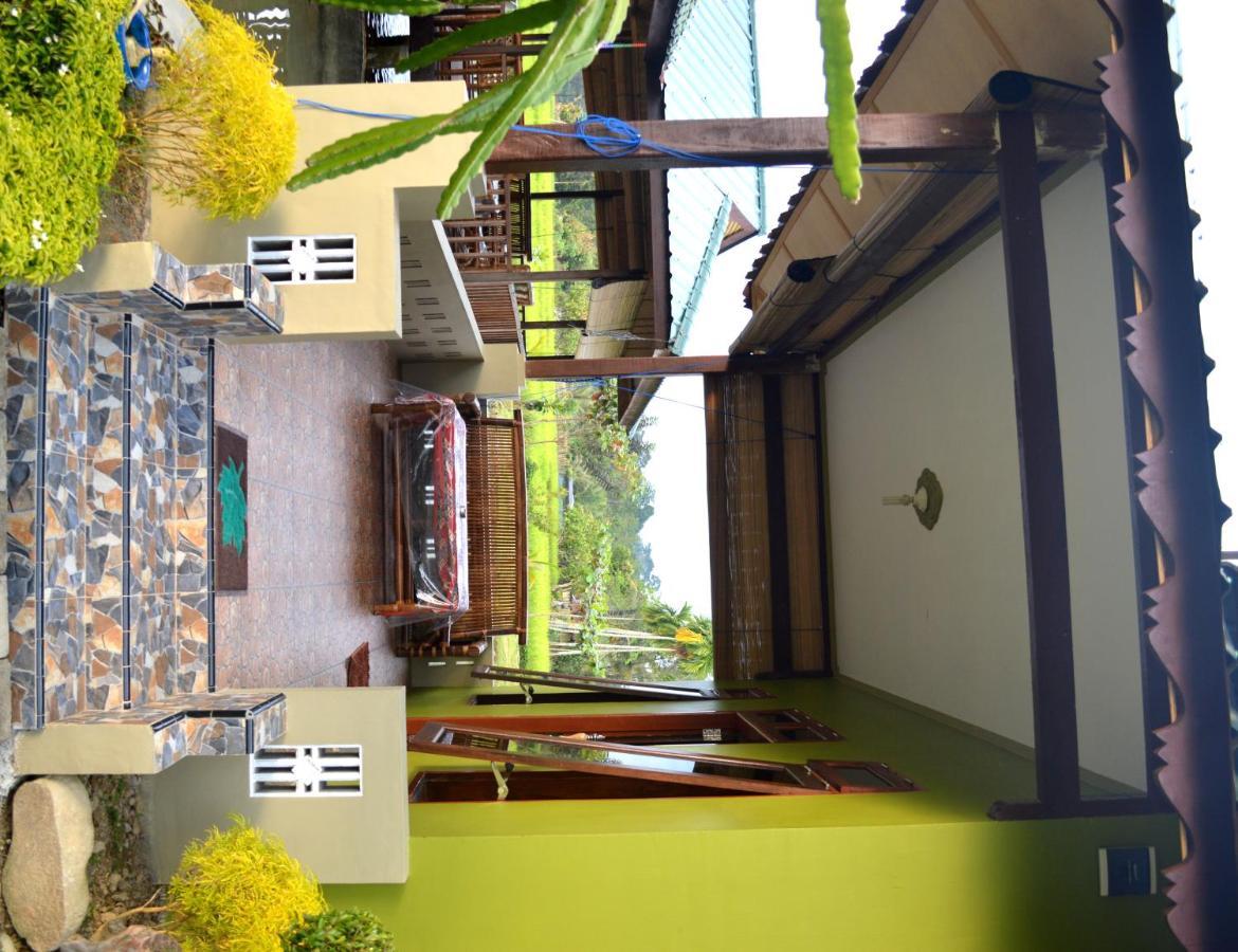 Ambow Homestay Jungle Trekking & Village Tour Bukit Lawang Exteriör bild