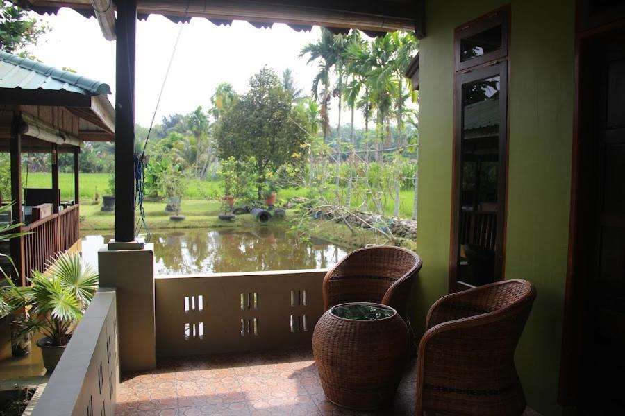 Ambow Homestay Jungle Trekking & Village Tour Bukit Lawang Exteriör bild