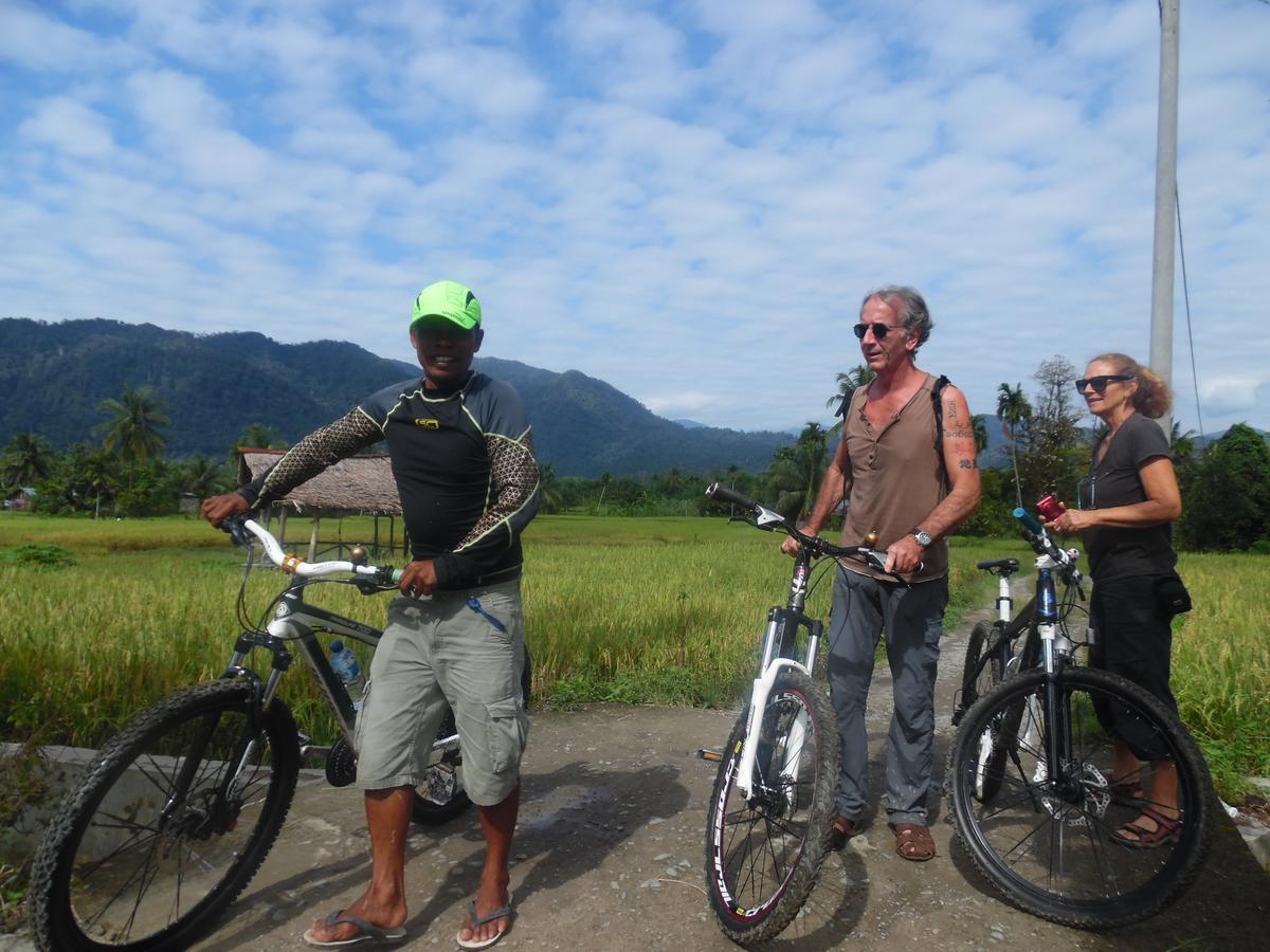 Ambow Homestay Jungle Trekking & Village Tour Bukit Lawang Exteriör bild